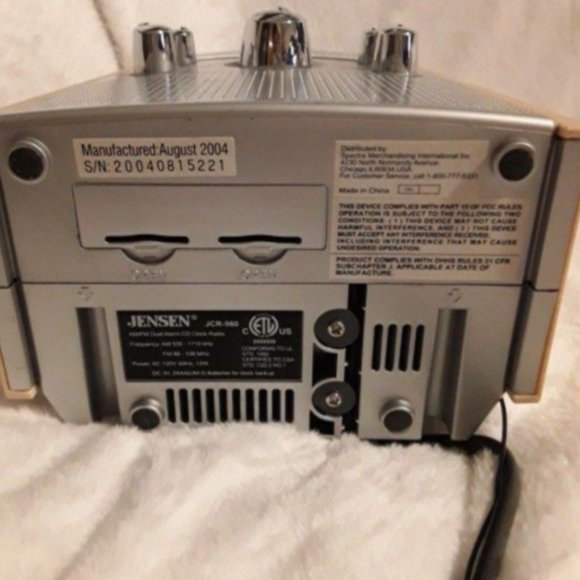 Jensen JCR-560 Alarm Clock Radio/CD Player - Picture 5 of 5